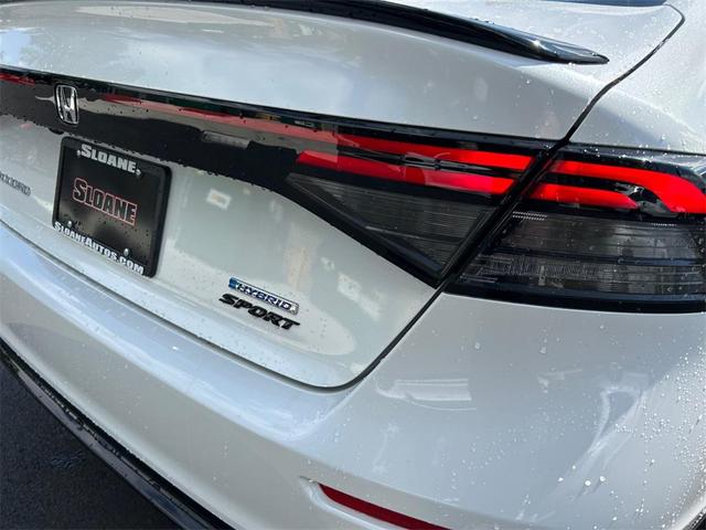 Photo of 2025 Platinum White Pearl Honda Accord Hybrid