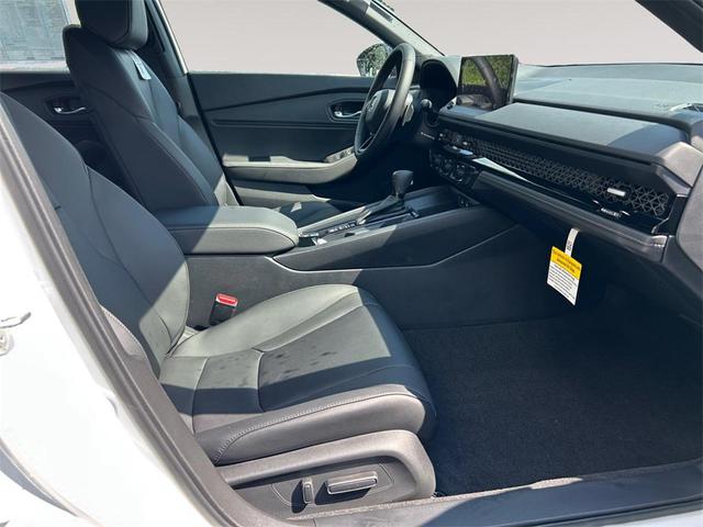 Photo of 2025 Platinum White Pearl Honda Accord Hybrid