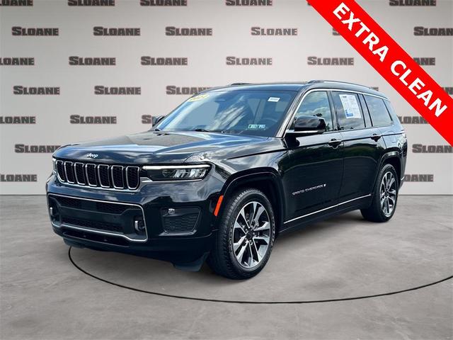 Photo of 2022 Diamond Black Crystal Pearlcoat Jeep Grand Cherokee L