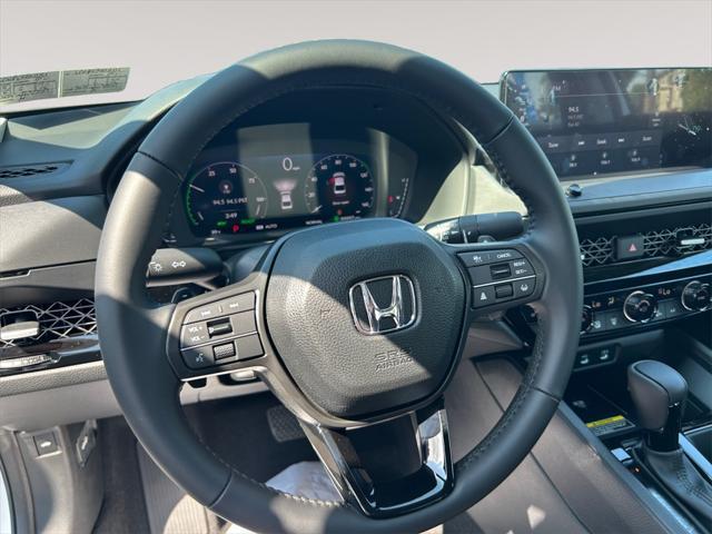 Photo of 2025 Platinum White Pearl Honda Accord Hybrid