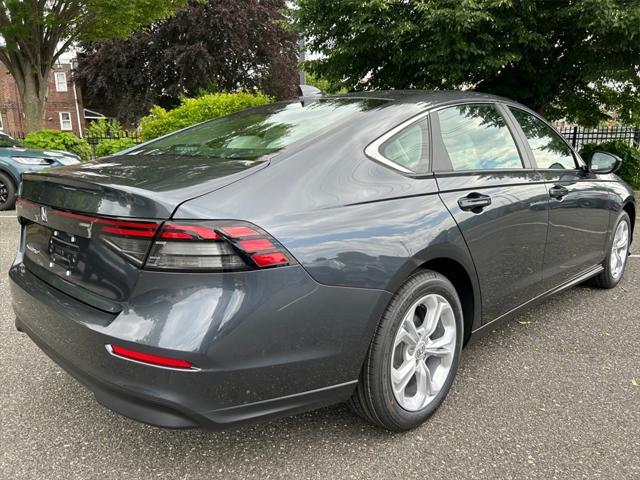 Photo of 2025 Meteorite Gray Metallic Honda Accord