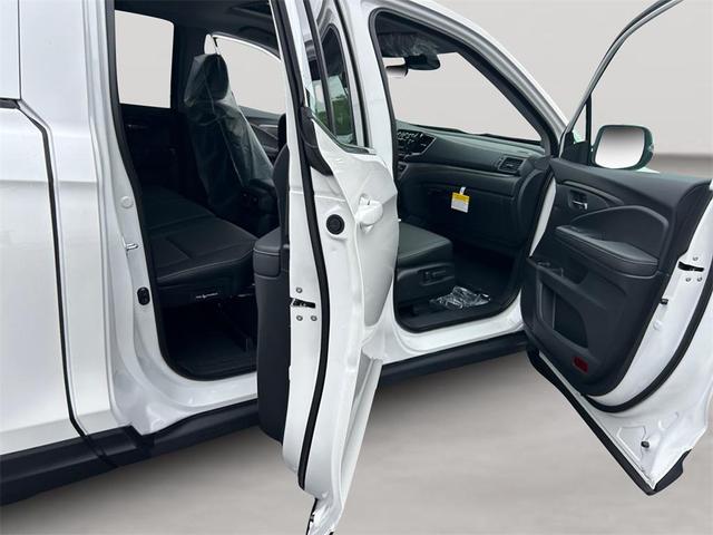 Photo of 2025 Platinum White Pearl Honda Ridgeline