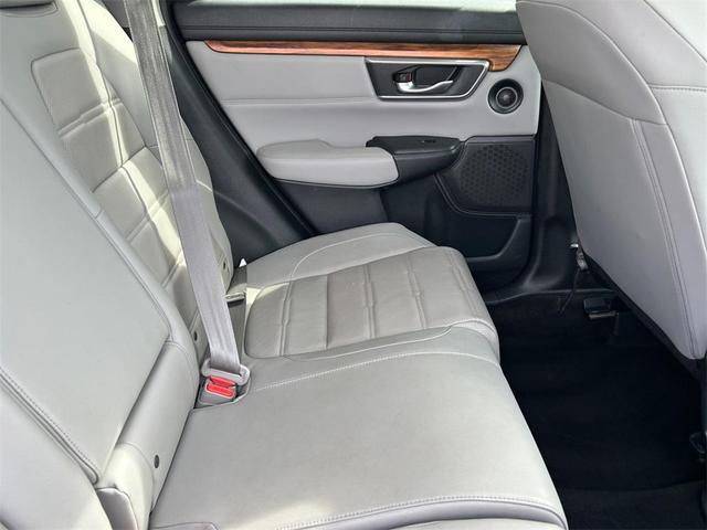 Photo of 2017 White Diamond Pearl Honda CR-V