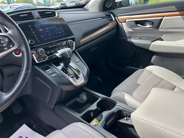 Photo of 2017 White Diamond Pearl Honda CR-V