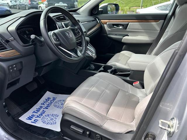 Photo of 2017 White Diamond Pearl Honda CR-V