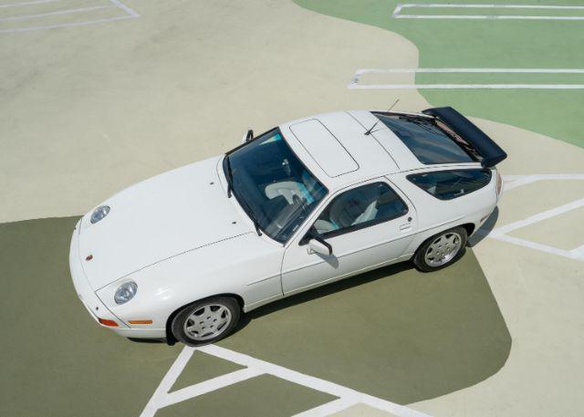 Photo of 1991 White Porsche 928
