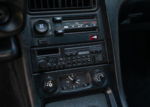 Photo of 1991 White Porsche 928