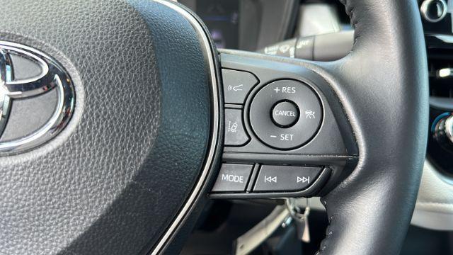 Photo of 2020 Super White Toyota Corolla