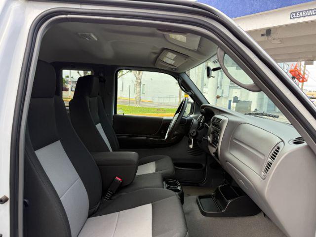 Photo of 2009 Oxford White Clearcoat Ford Ranger