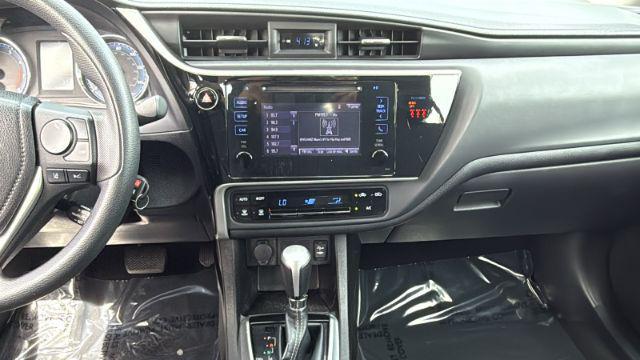 Photo of 2019 White Toyota Corolla