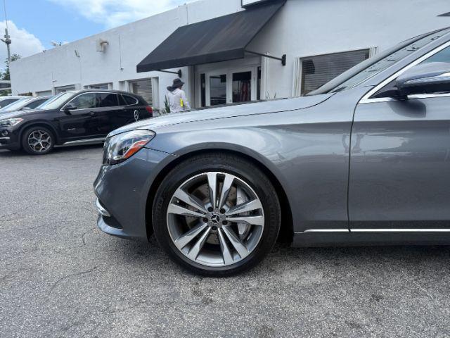 Photo of 2018 Gray Mercedes-Benz S-Class