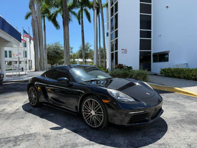 Photo of 2018 Black Porsche 718 Cayman