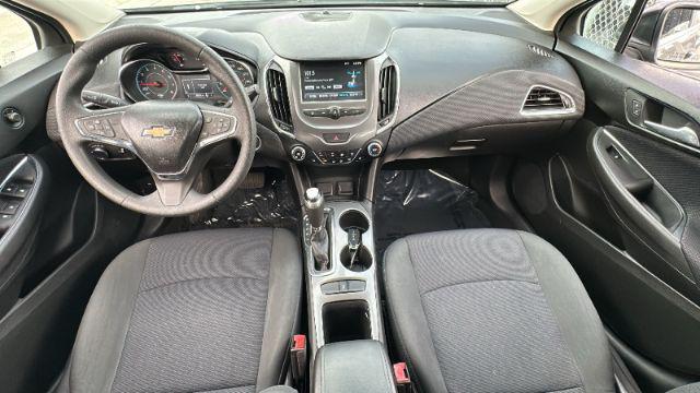 Photo of 2017 Pepperdust Metallic Chevrolet Cruze
