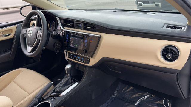 Photo of 2019 Super White Toyota Corolla