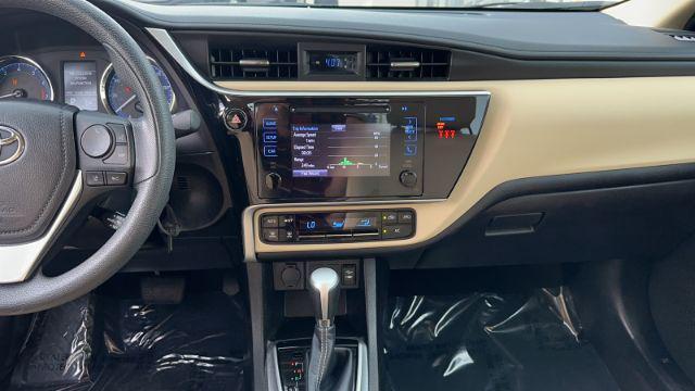 Photo of 2019 Super White Toyota Corolla