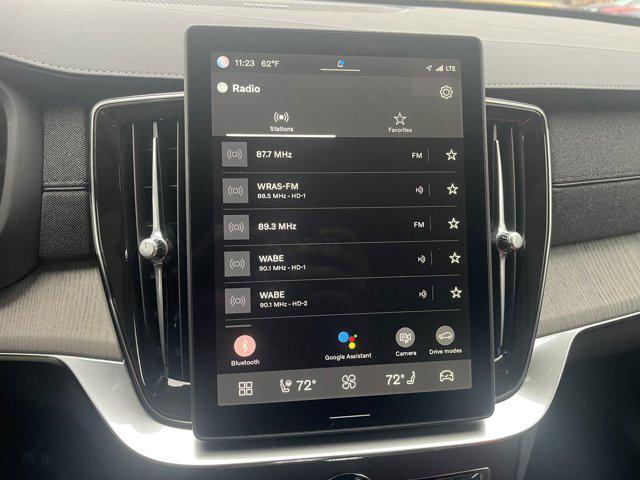Photo of 2025 Crystal White Pearl Volvo XC90 Plug-In Hybrid