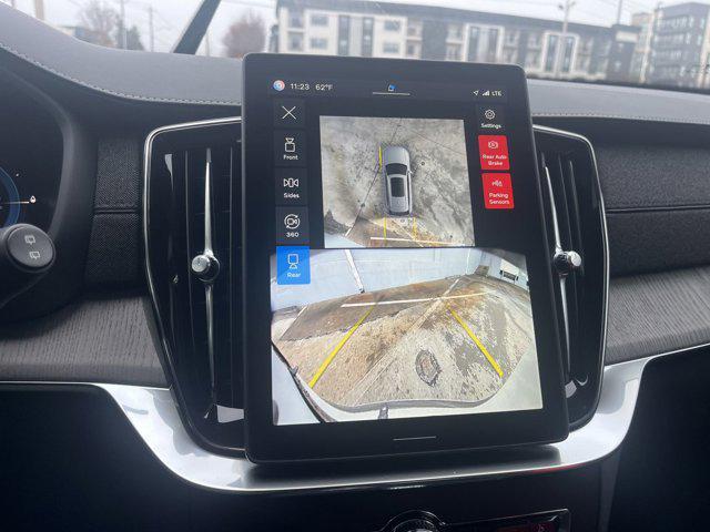 Photo of 2025 Crystal White Pearl Volvo XC90 Plug-In Hybrid