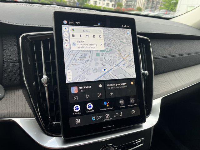 Photo of 2025 Crystal White Pearl Volvo XC90 Plug-In Hybrid