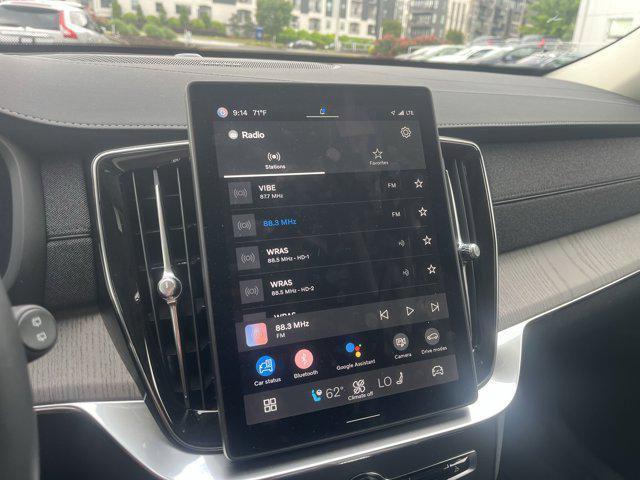 Photo of 2025 Crystal White Pearl Volvo XC90 Plug-In Hybrid