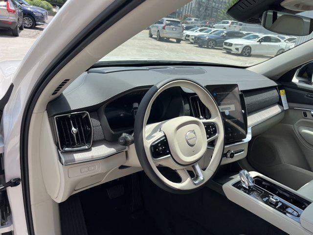 Photo of 2026 Crystal White Volvo XC90 Plug-In Hybrid