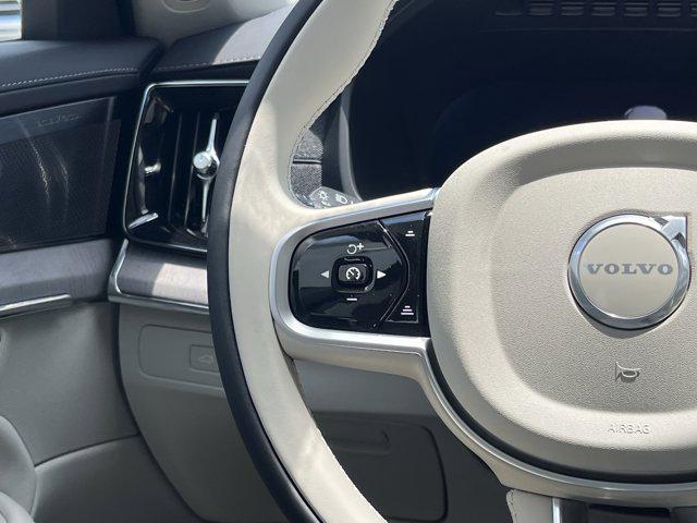 Photo of 2026 Crystal White Volvo XC90 Plug-In Hybrid