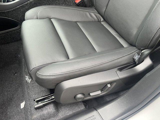 Photo of 2025 Crystal White Pearl Volvo XC40
