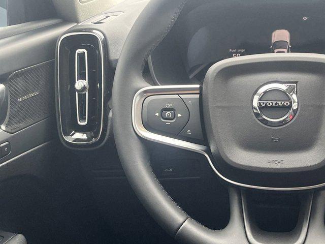 Photo of 2025 Crystal White Pearl Volvo XC40
