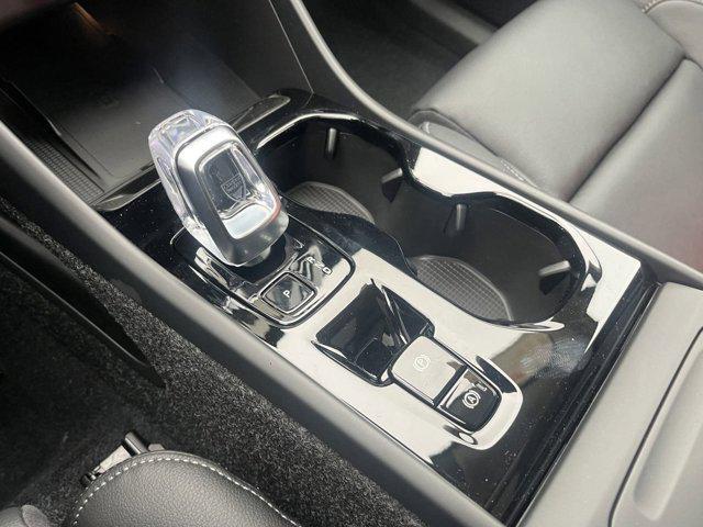 Photo of 2025 Crystal White Pearl Volvo XC40