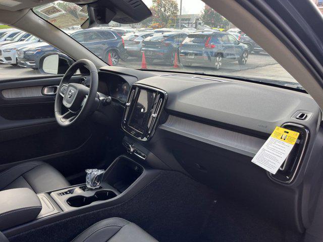 Photo of 2026 Denim Blue Volvo XC40