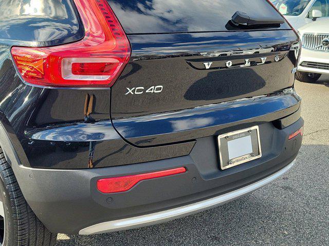 Photo of 2025 Onyx Black Metallic Volvo XC40