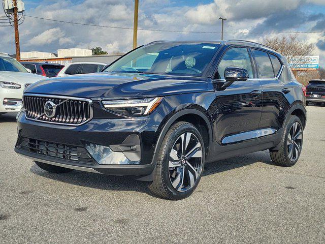 Photo of 2025 Onyx Black Metallic Volvo XC40