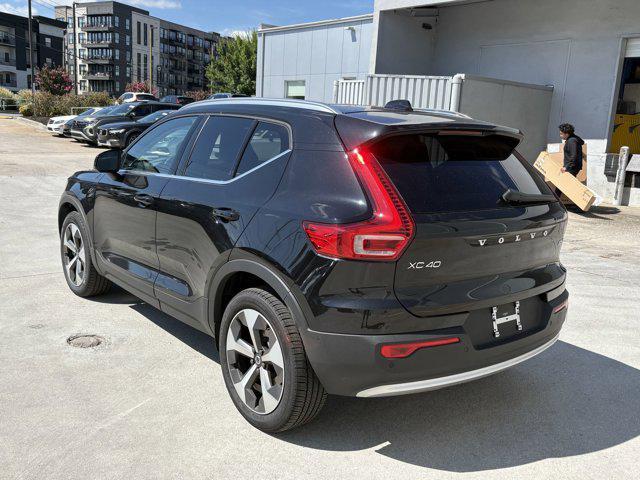 Photo of 2025 Onyx Black Metallic Volvo XC40