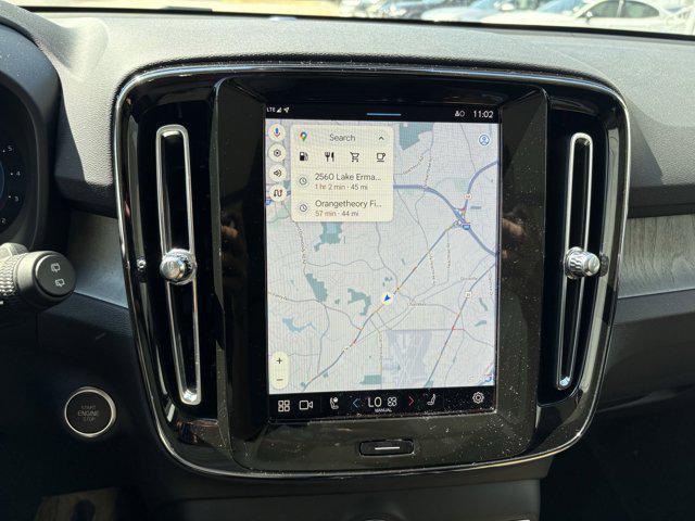 Photo of 2025 Onyx Black Metallic Volvo XC40