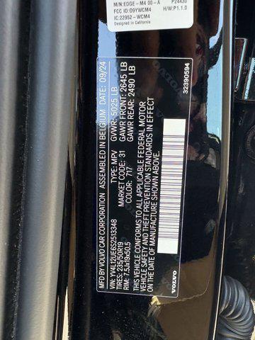 Photo of 2025 Onyx Black Metallic Volvo XC40