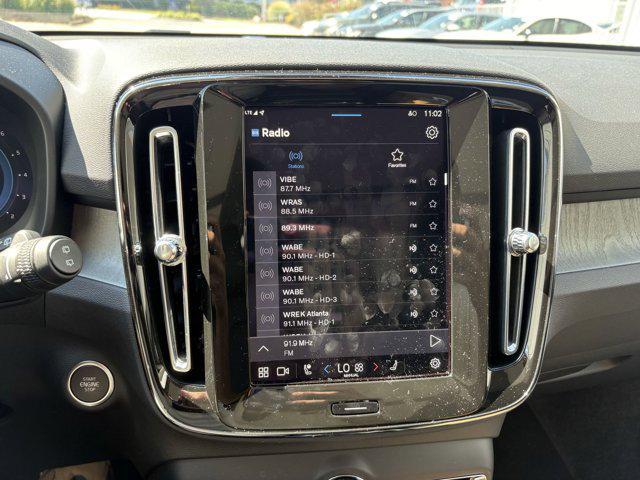 Photo of 2025 Onyx Black Metallic Volvo XC40