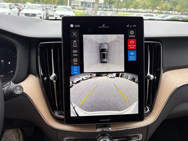 Photo of 2026 Crystal White Metallic Volvo XC60