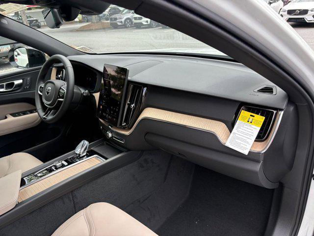 Photo of 2026 Crystal White Metallic Volvo XC60