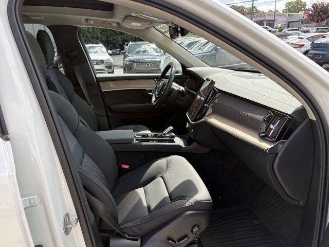 Photo of 2025 Crystal White Metallic Volvo XC90
