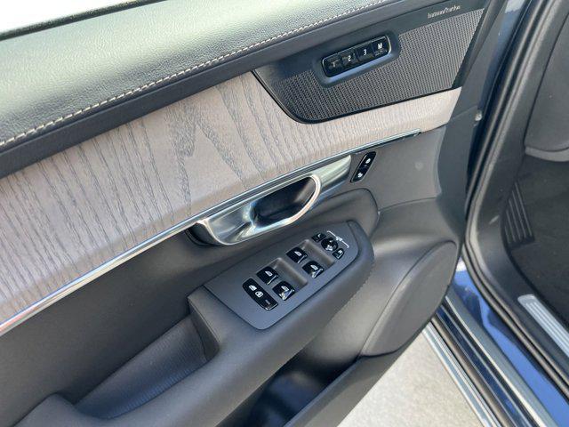 Photo of 2025 Denim Blue Metallic Volvo XC90 Plug-In Hybrid
