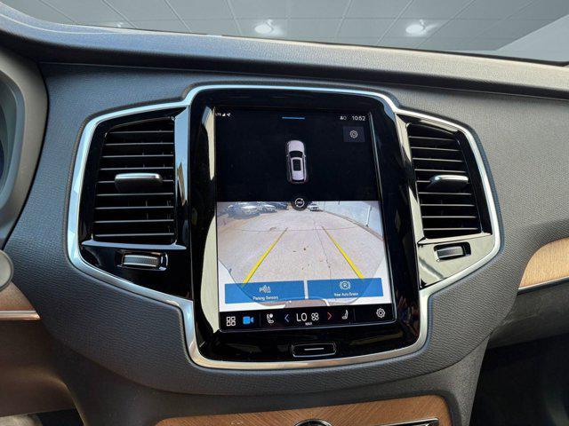 Photo of 2023 Crystal White Metallic Volvo XC90