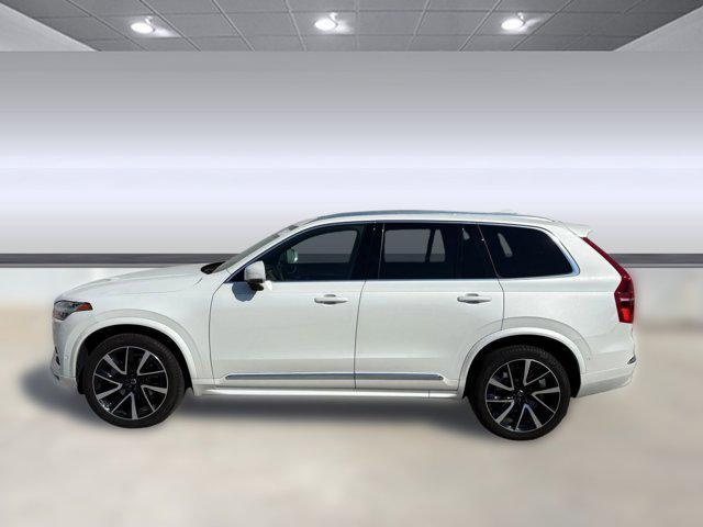 Photo of 2023 Crystal White Metallic Volvo XC90