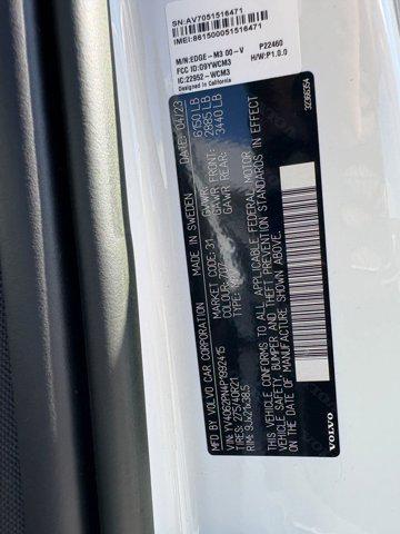 Photo of 2023 Crystal White Metallic Volvo XC90