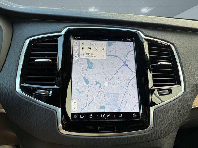 Photo of 2023 Crystal White Metallic Volvo XC90