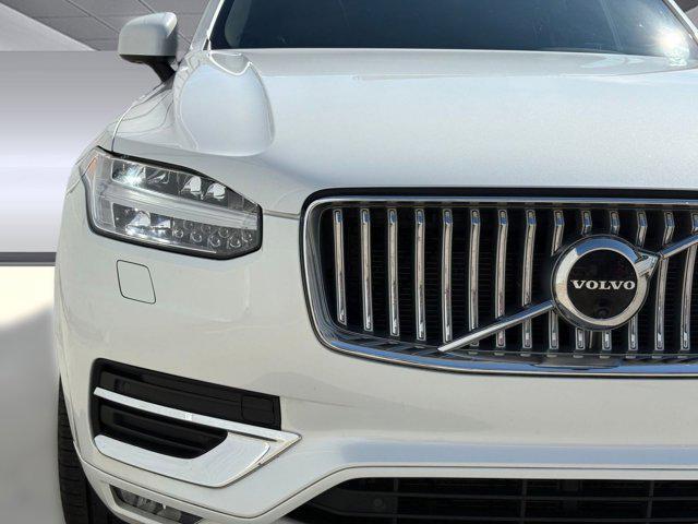 Photo of 2023 Crystal White Metallic Volvo XC90