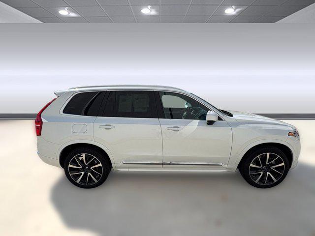 Photo of 2023 Crystal White Metallic Volvo XC90