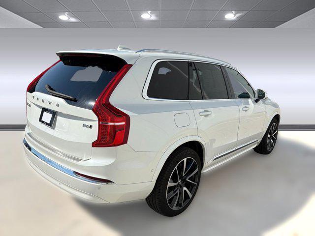 Photo of 2023 Crystal White Metallic Volvo XC90
