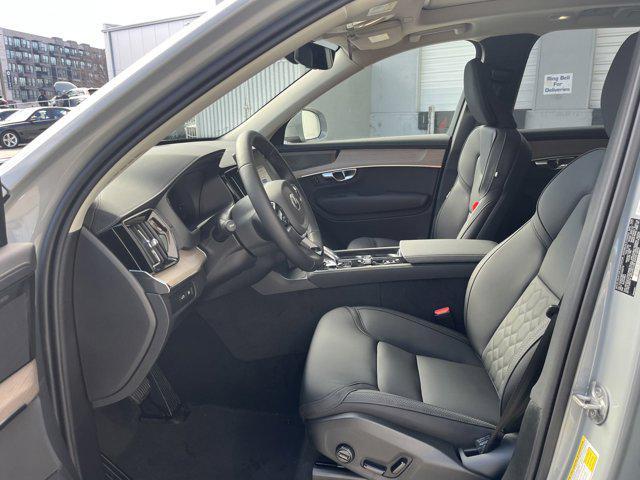 Photo of 2025 Vapour Grey Metallic Volvo XC90 Plug-In Hybrid