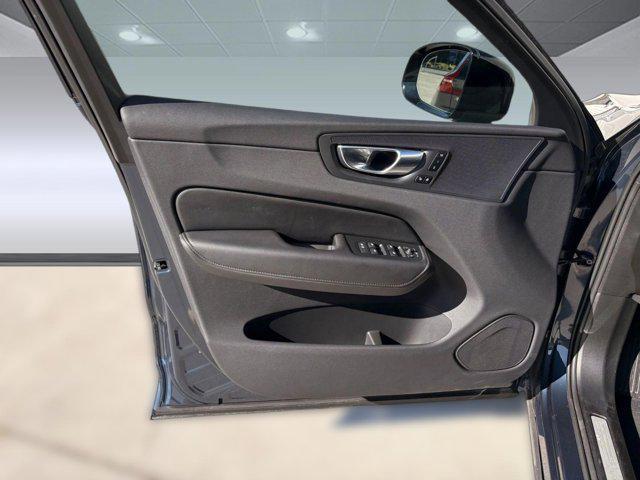 Photo of 2025 Denim Blue Metallic Volvo XC60
