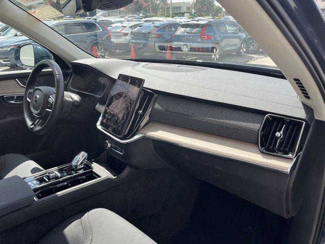 Photo of 2025 Denim Blue Metallic Volvo XC90