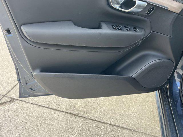 Photo of 2025 Denim Blue Metallic Volvo XC90